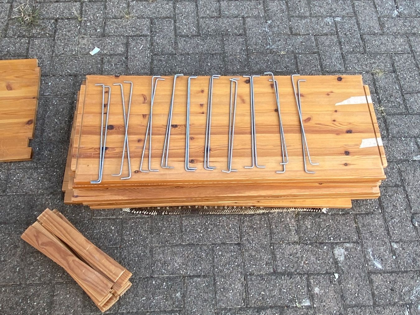 Étagères: massives Holzregal – D'occasion à Niederlenz par wertstoffhandel 1