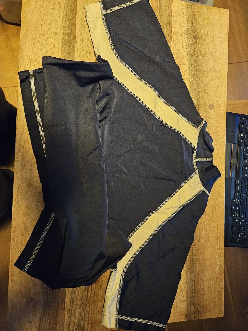 Badehosen: TCM UV-Shirt, Gr. 122 – Gebraucht aus Spiez von ann_y7bb 1