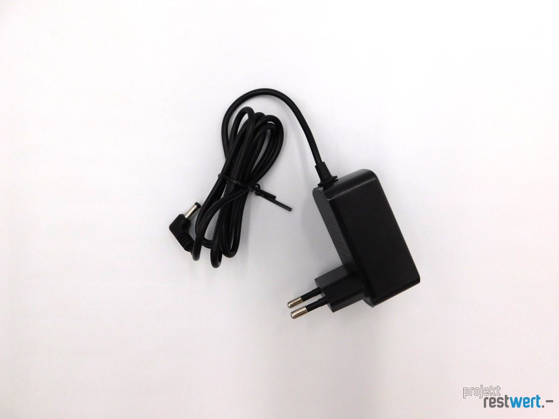 Microsoft Adapter & Kabel: Doppelladestation für Xbox Controller von 8BITDO – Gebraucht aus Bülach von restwert_buelach 4