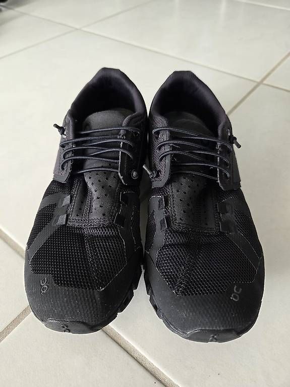 On Scarpe da donna: Damen Schuhe On Cloud  gr 37,5 – Nuovo (secondo la descrizione) da Bronschhofen venduto da Katrusja 1