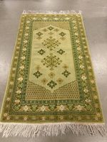 Orientteppich grün mit geometrischem Muster gebraucht