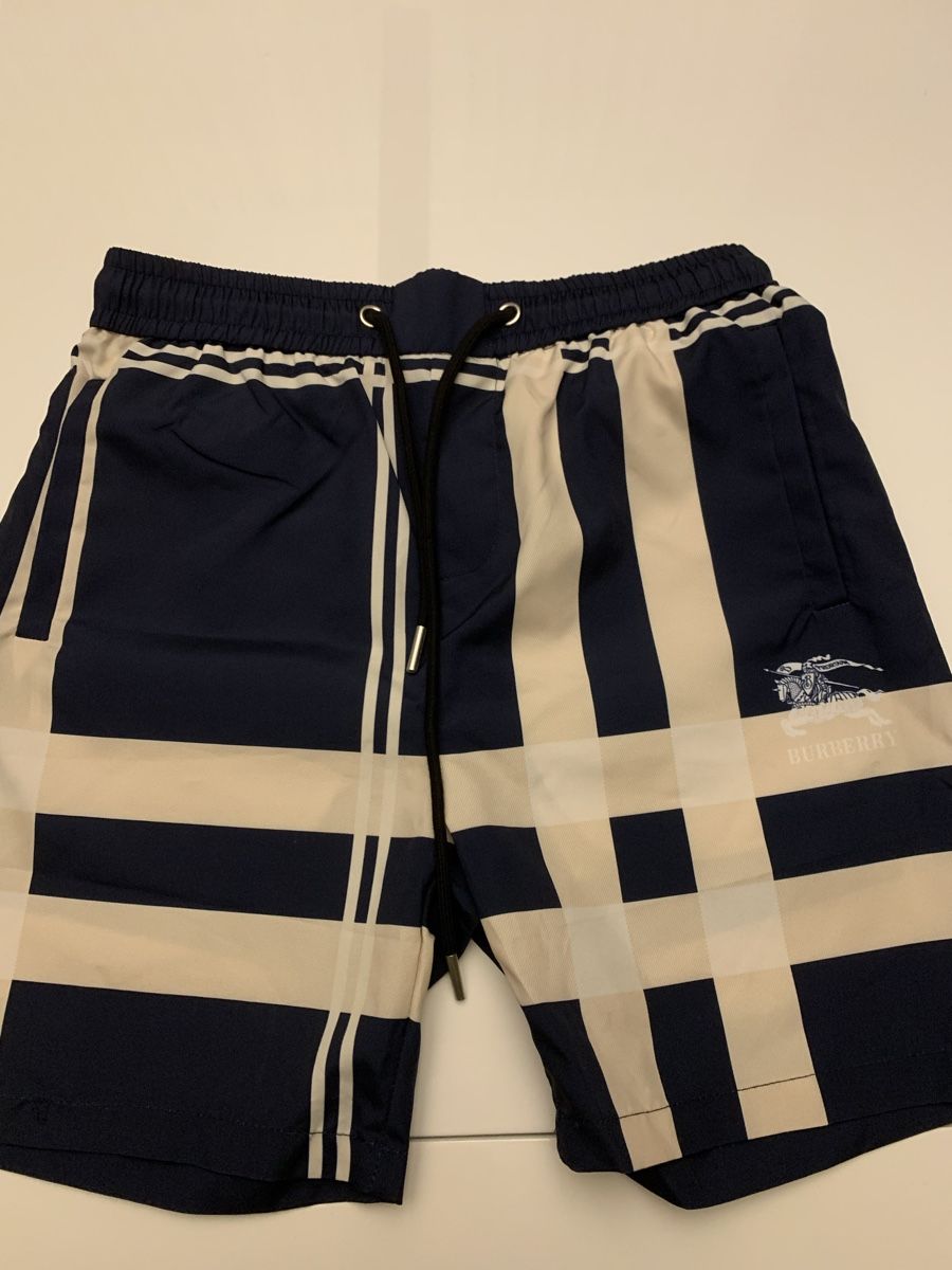 Burberry Pantaloni: Burberry Badehose Original  – Nuovo (secondo la descrizione) da Pratteln venduto da ser_lnf5