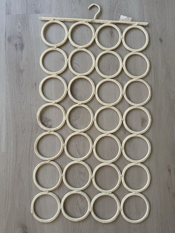 Produktbild von DBAILY Schalhalter 2 Stück – Mit 28 Löchern, 360° Drehbar, Aus Metall & Papierseil, Für Schals, Gürtel, Krawatten