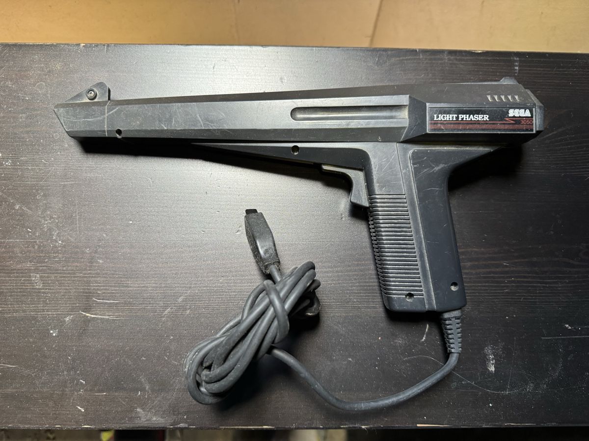Sega Giochi: Light Phaser Sega – Usato da Lausanne venduto da sauvezretrogames
