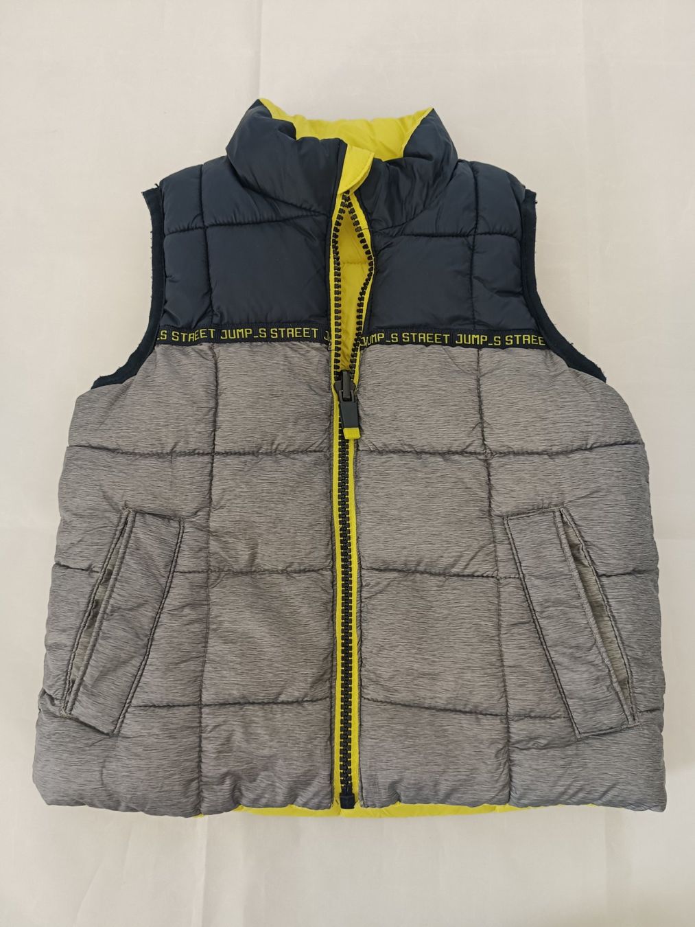 C&A Altro abbigliamento per bambino: C&A Winter Weste Gr 92 Junge grau/blau oder gelb umkehrbar – Usato da Oberhofen Thun'see venduto da cri_6md2