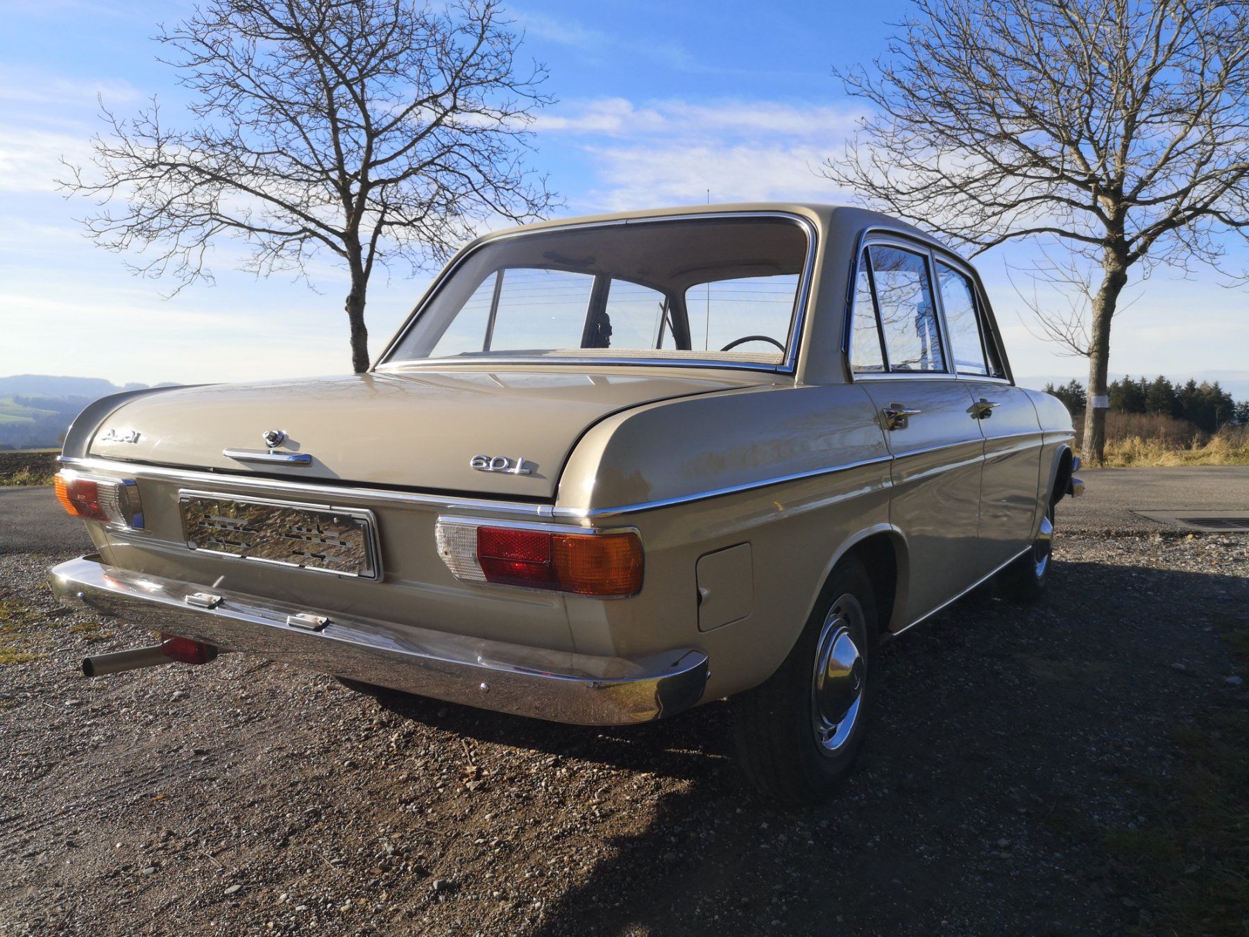 Audi Automobili: Audi 60L Oldtimer 1971 ab MFK und Service – Usato da Lommis venduto da twospark 3