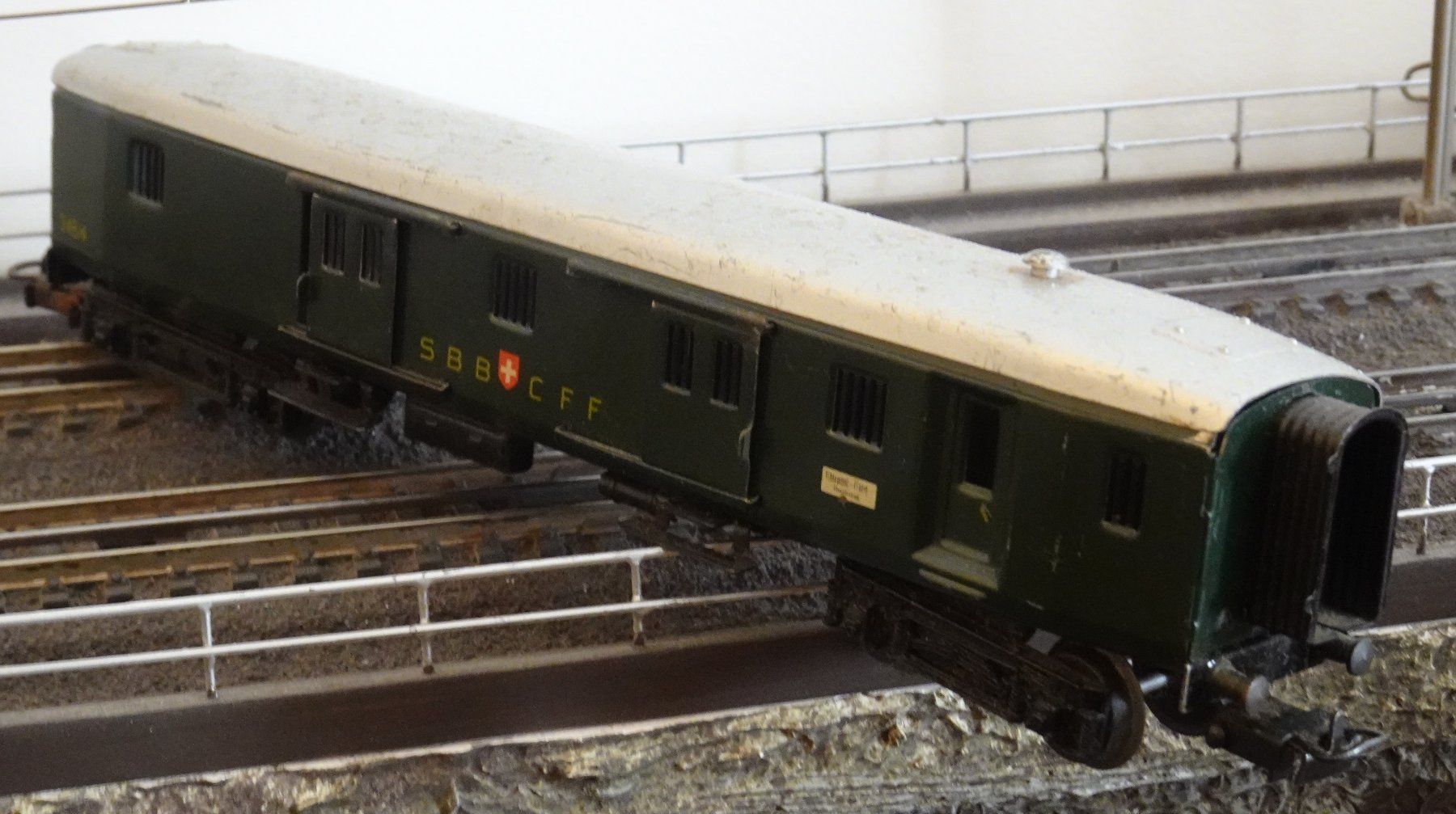 Märklin Modelleisenbahnen: Märklin Leichtschenllz Gepäckwagen 348/4 – Gebraucht aus Grossaffoltern von berner85 3