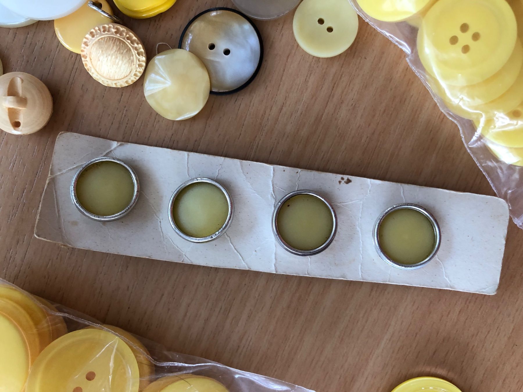 Bottoni: Lot Knöpfe Gelb ca. 460 gr. – Usato da Sirnach venduto da Goforit2001 8