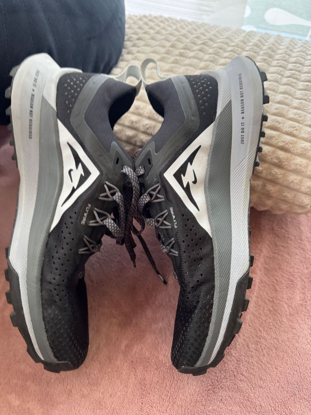Nike Scarpe da donna: Nike React Pegasus Trail 4 Damen Laufschuhe Gr. 38.5 – Nuovo (secondo la descrizione) da Zäziwil venduto da blackpearl 4