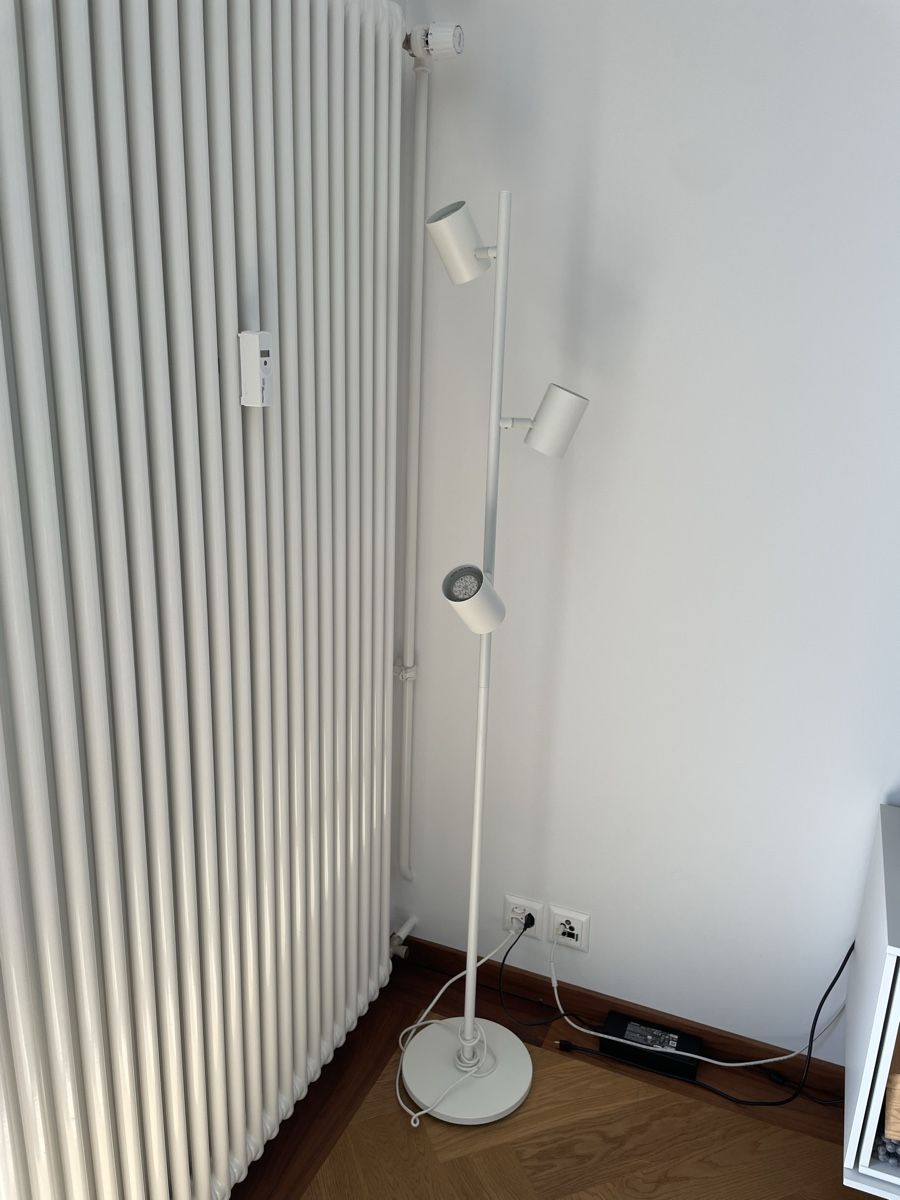 Ikea Lampen: NYMANE lampada a terra 3 faretti IKEA – Gebraucht aus Zürich von giu_f6mt