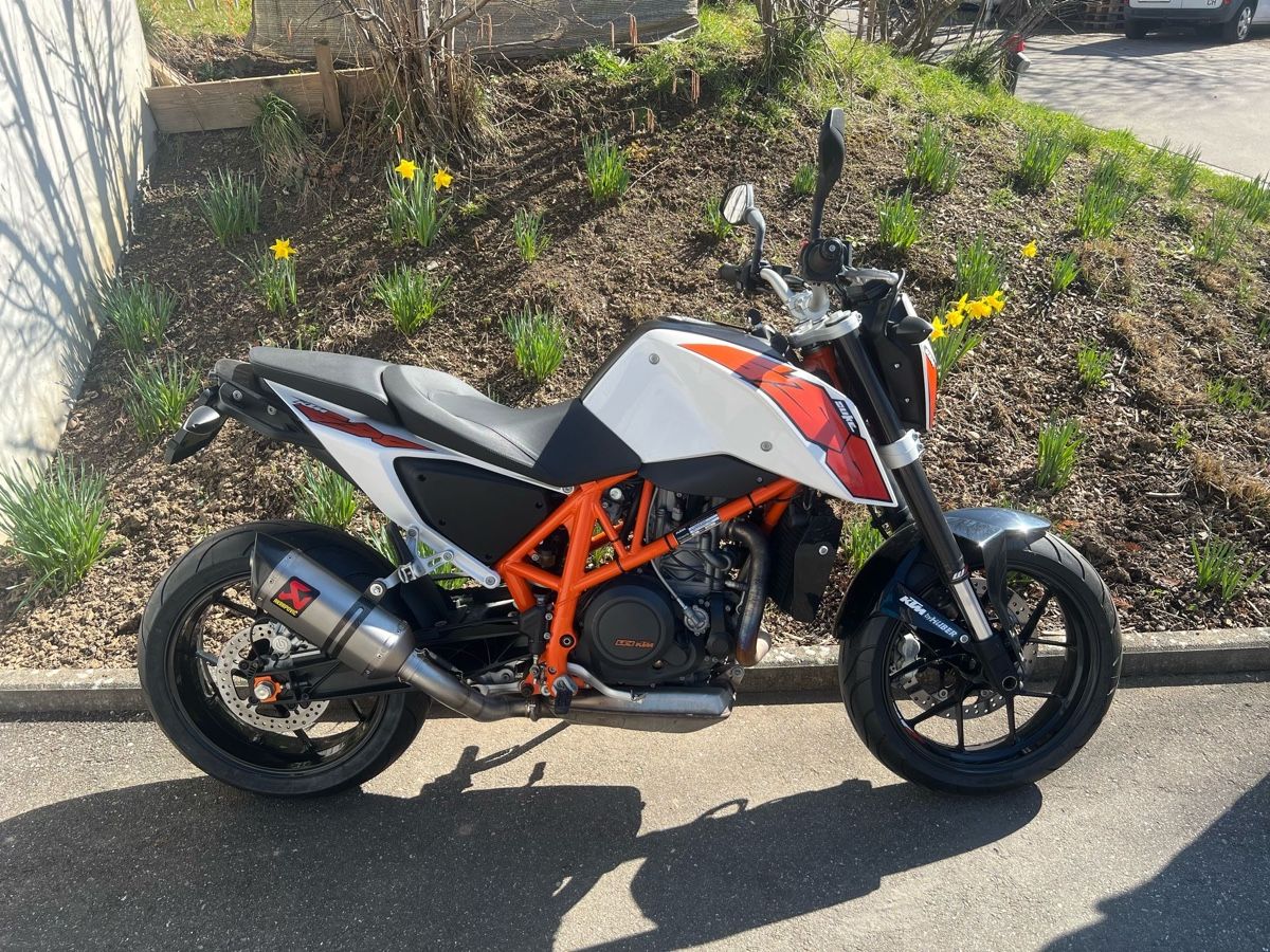 KTM Strasse: KTM Duke 690 (35KW) – Neu (gemäss Beschreibung) aus Niederweningen von dar_c2gp