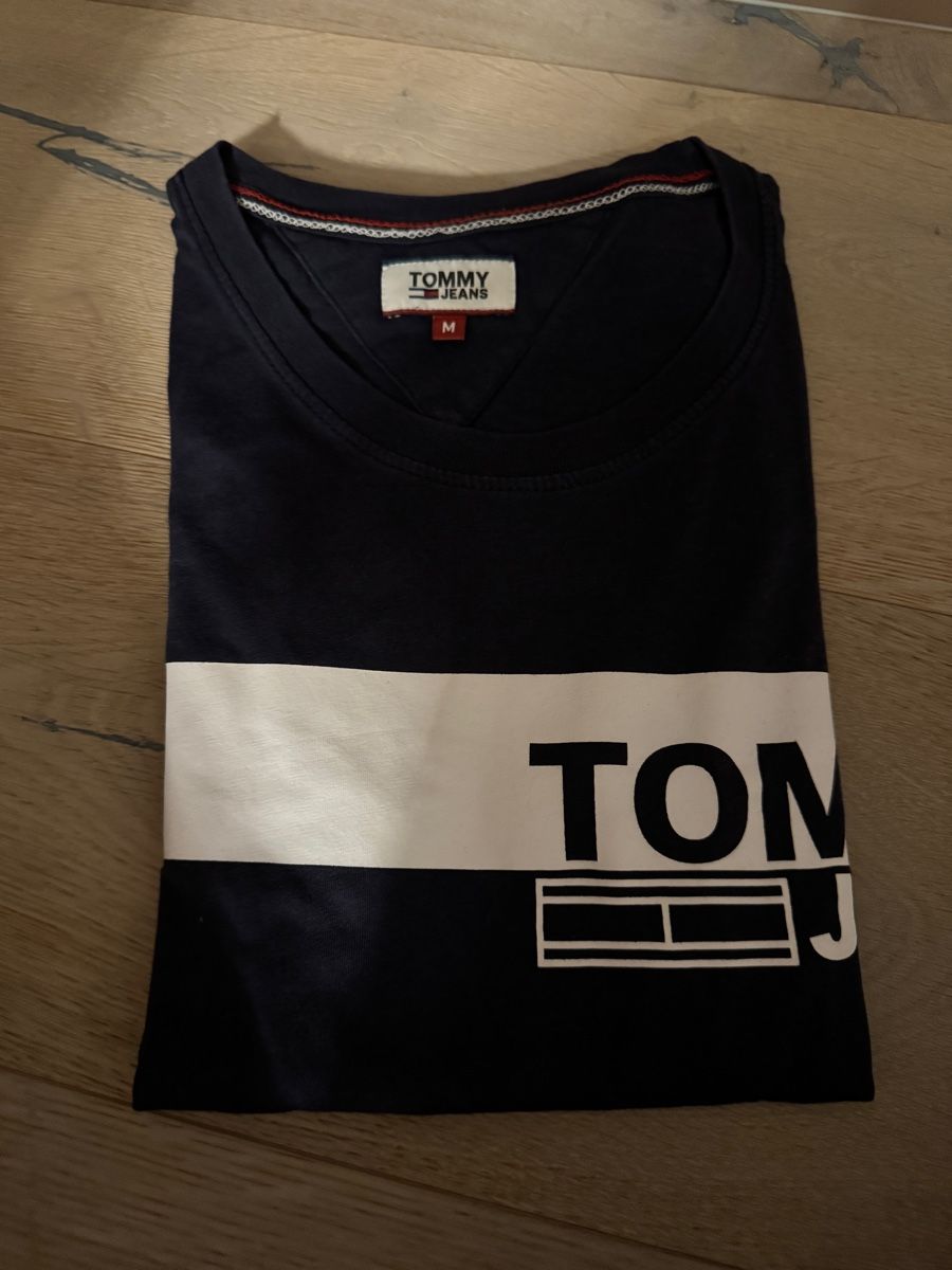 Tommy Hilfiger T-Shirts: T-Shirt Tommy Hilfiger M – Gebraucht aus Lotzwil von meeli0608 3