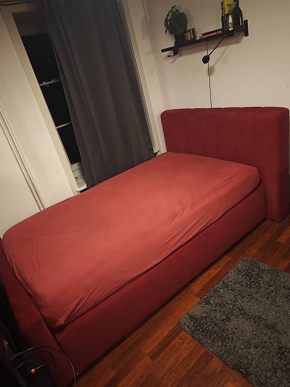 Betten: Boxspringbett Rot 120cm – Gebraucht aus Meisterschwanden von N1ci 1