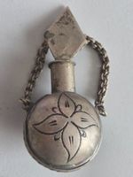 Kleines Berber- oder Parfum Fläschchen mit Kette