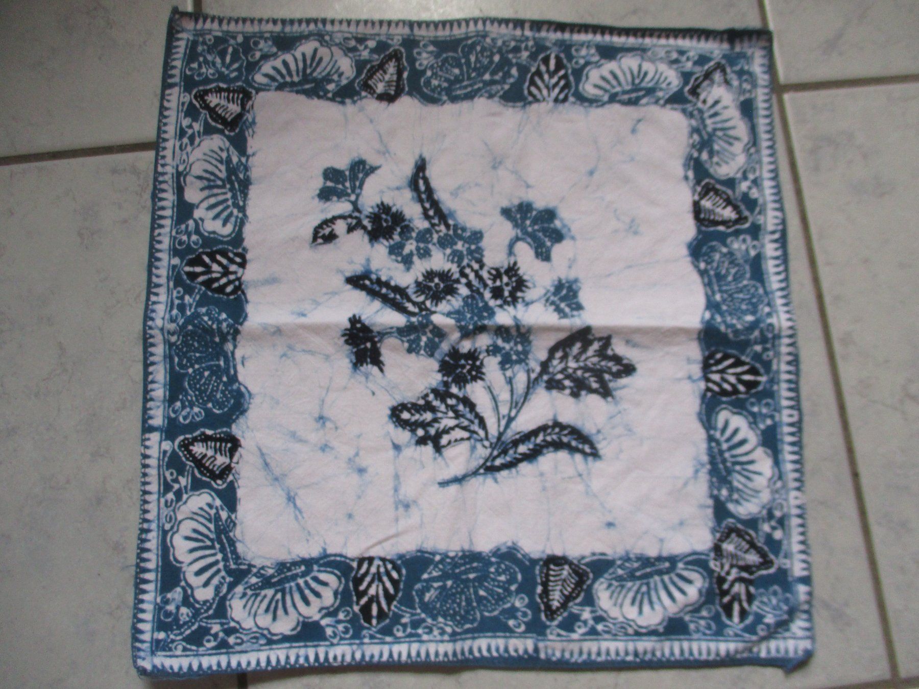 Tissus: Tuch Batik Serviette – D'occasion à Birsfelden par alles-muss-raus