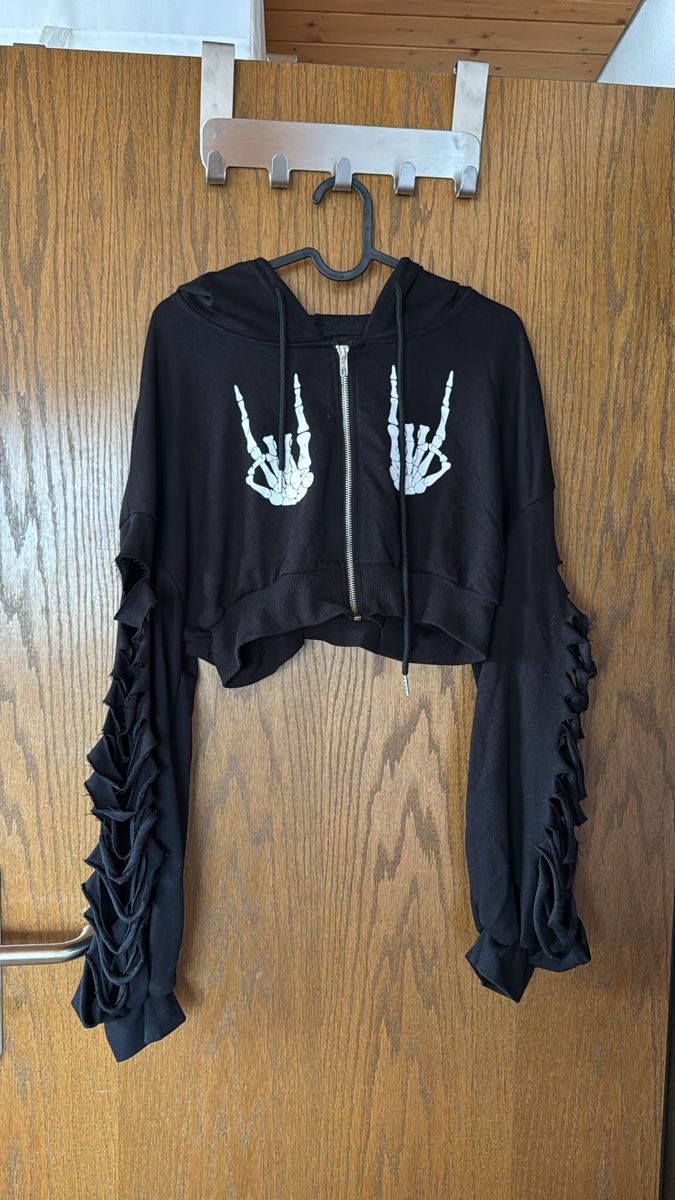 Giacche: Halloweenjacke mir Kapuze Gr. M – Usato da Heiden venduto da Bettyk11.