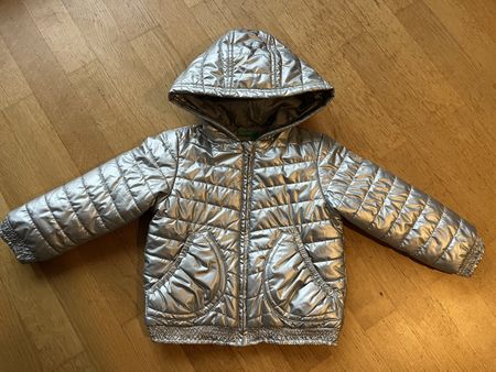 Übergangsjacke von Benetton, Grösse 104, Top Zustand!