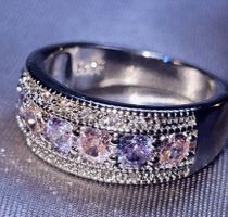 Stilvoller Ring mit rosa & lila Zirkonia, Gr.8