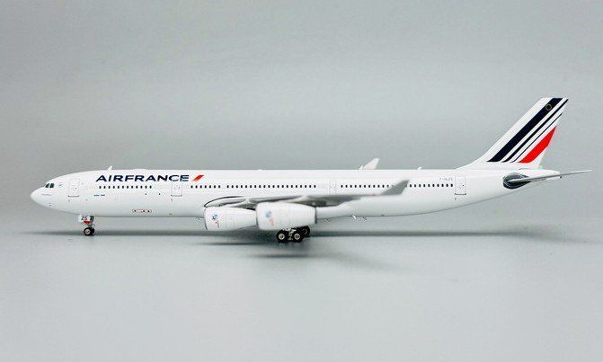 Airbus Kit di modellismo & Modellini statici: A340-300 AIR FRANCE – Nuovo e nell'imballaggio originale da Morges venduto da iljamuromez