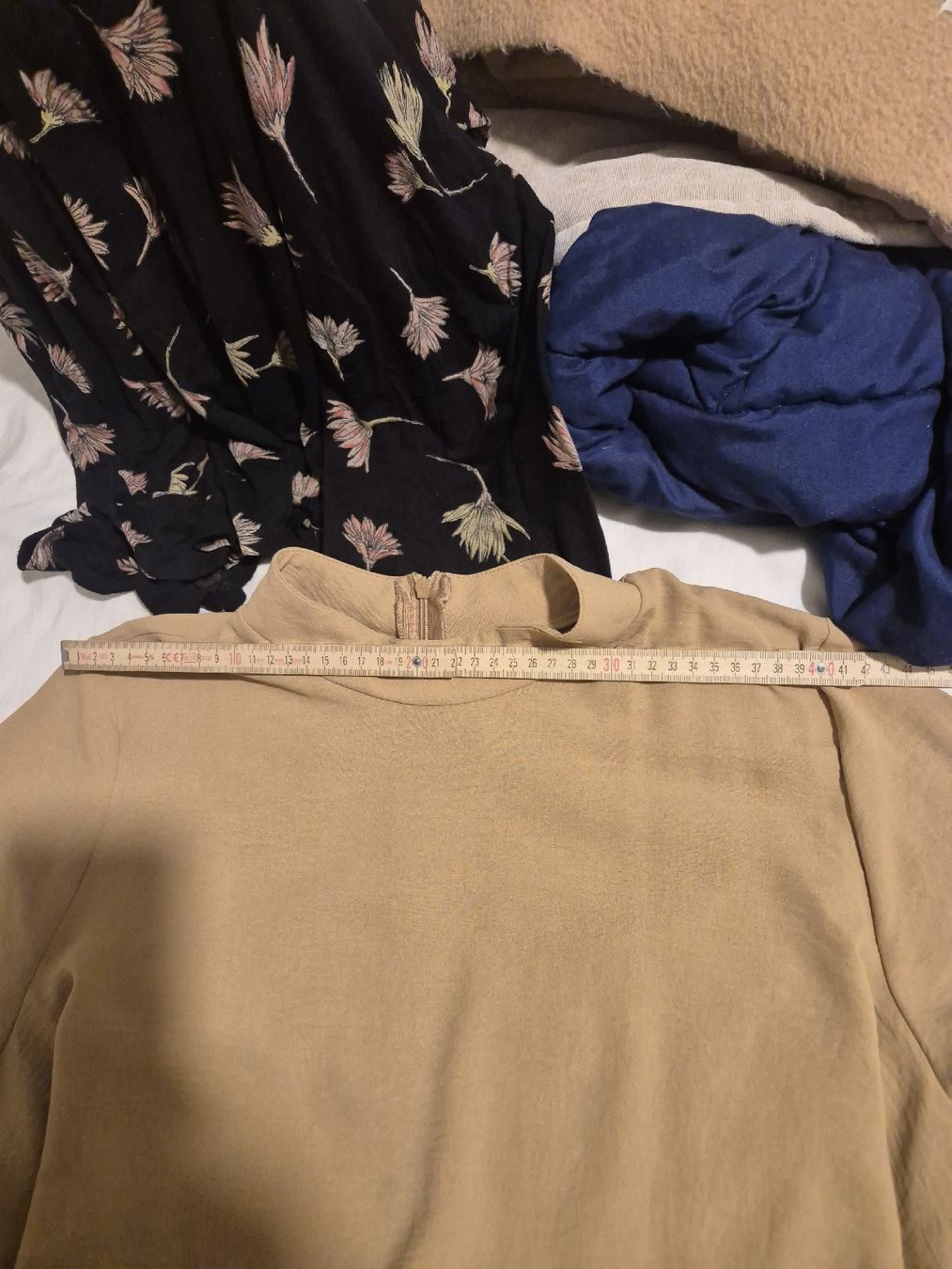 Vestiti: Kleid lang beige mit Bindegürtel, gebrauchter Zustand – Usato da Zürich venduto da Drago670 6