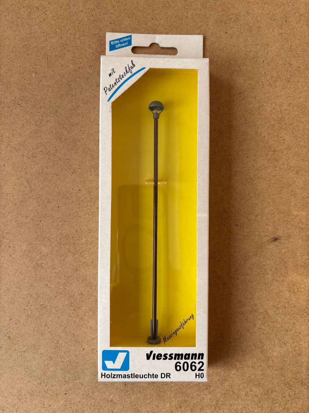 Viessmann Modellini di ferrovie: Viessmann 6062 Holzmastleuchte Led – Nuovo e nell'imballaggio originale da Hauterive NE venduto da eriamch