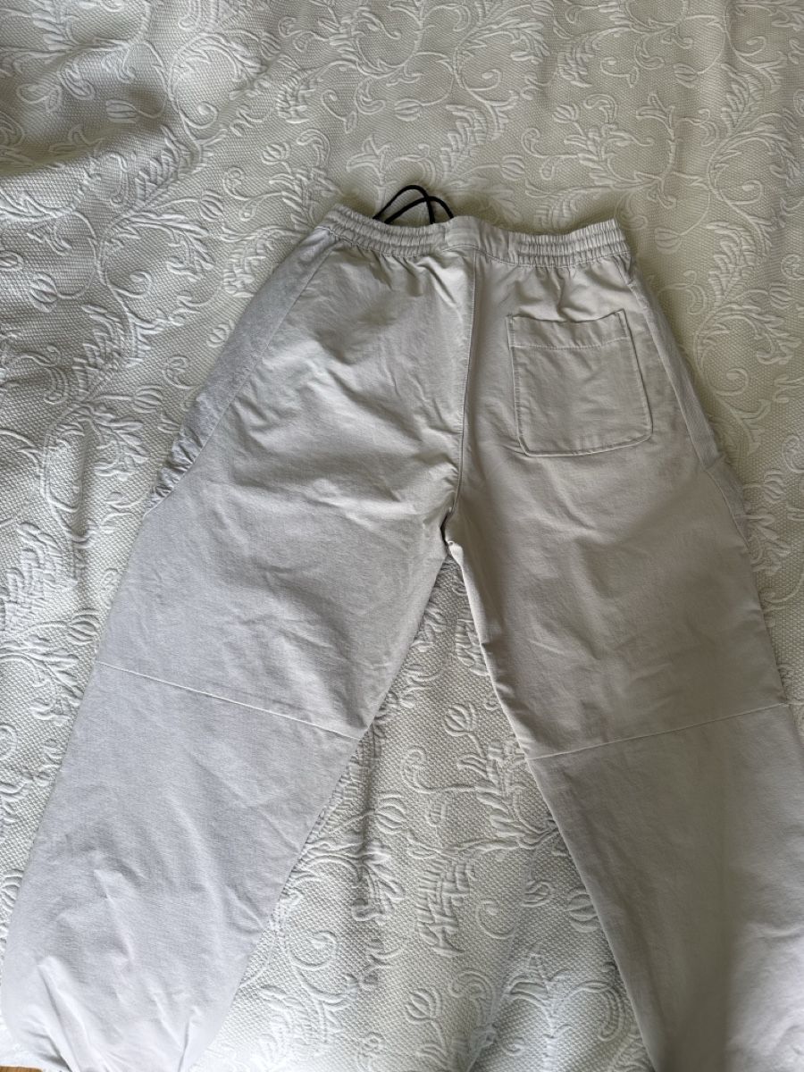 Bershka Pantaloni: Bershka Light Beige Spring/Summer Pants - Size S - Men 47 – Nuovo (secondo la descrizione) da Genève venduto da aic_8tl7 1