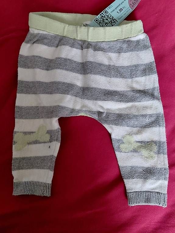 Lotti & Set di vestiti: 3 Paar Hosen, 3 Strampler gr. 50/56 – Usato da Ostermundigen venduto da deb1deb1 2