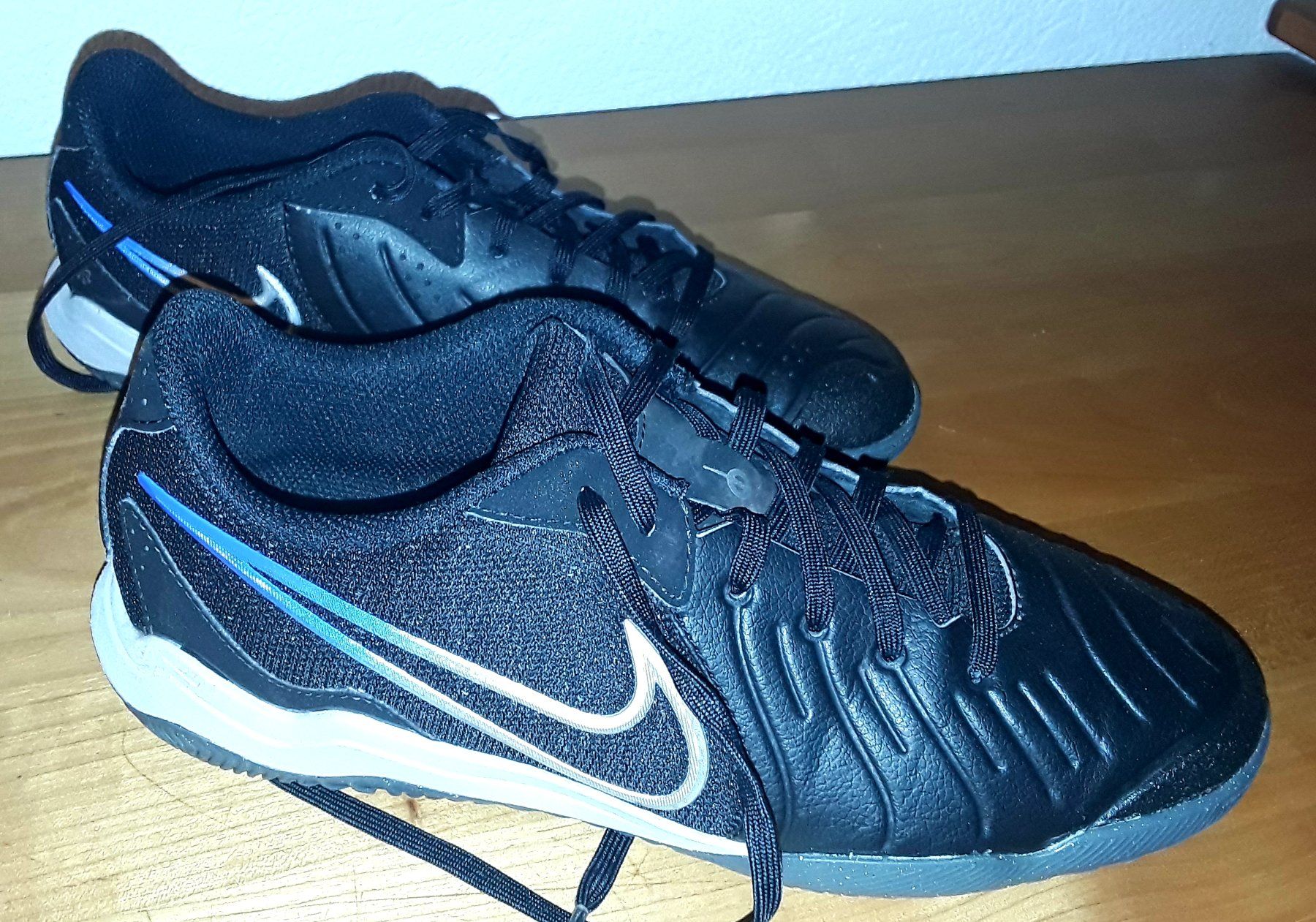 Nike Scarpe da uomo: Nike Tiempo Legend 10 Academy Ic taille 40 – Usato da St-Cierges venduto da Papspaps1970 1