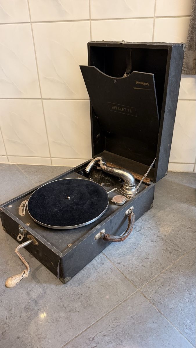 Tourne-disques: Grammophon Koffergerät  – D'occasion à Zwingen par bjo_mt5f