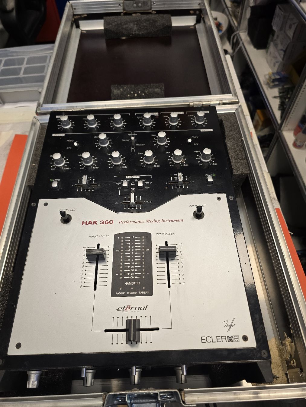 Console di mixaggio: DJ Mixer Ecler HAK 360 High-end Battle DJ Mit Flightcase – Usato da Zürich venduto da Roy-Events-Zurich 6