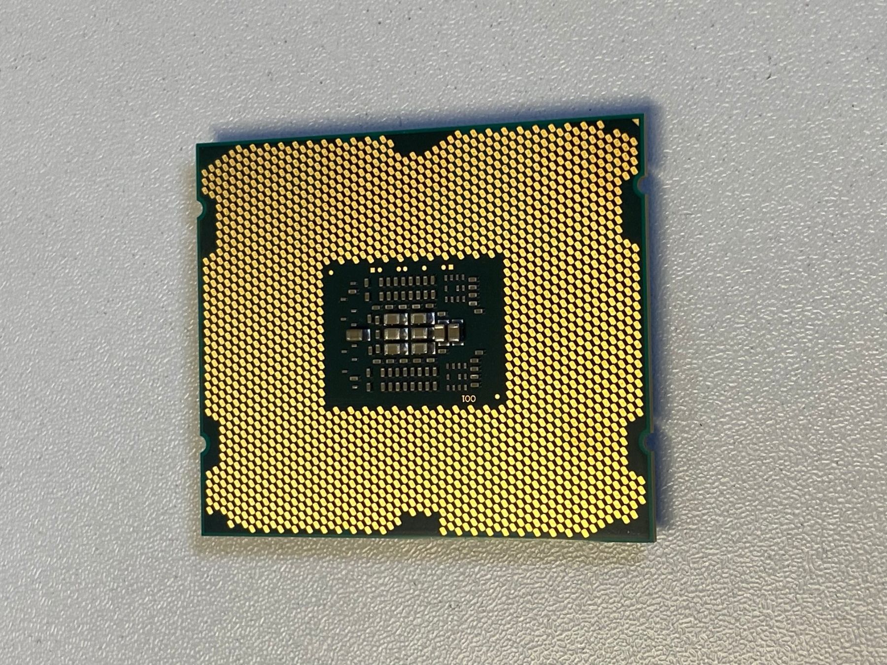 Intel Componenti elettronici: Intel ES-1620 – Usato da Zizers venduto da Digitag0