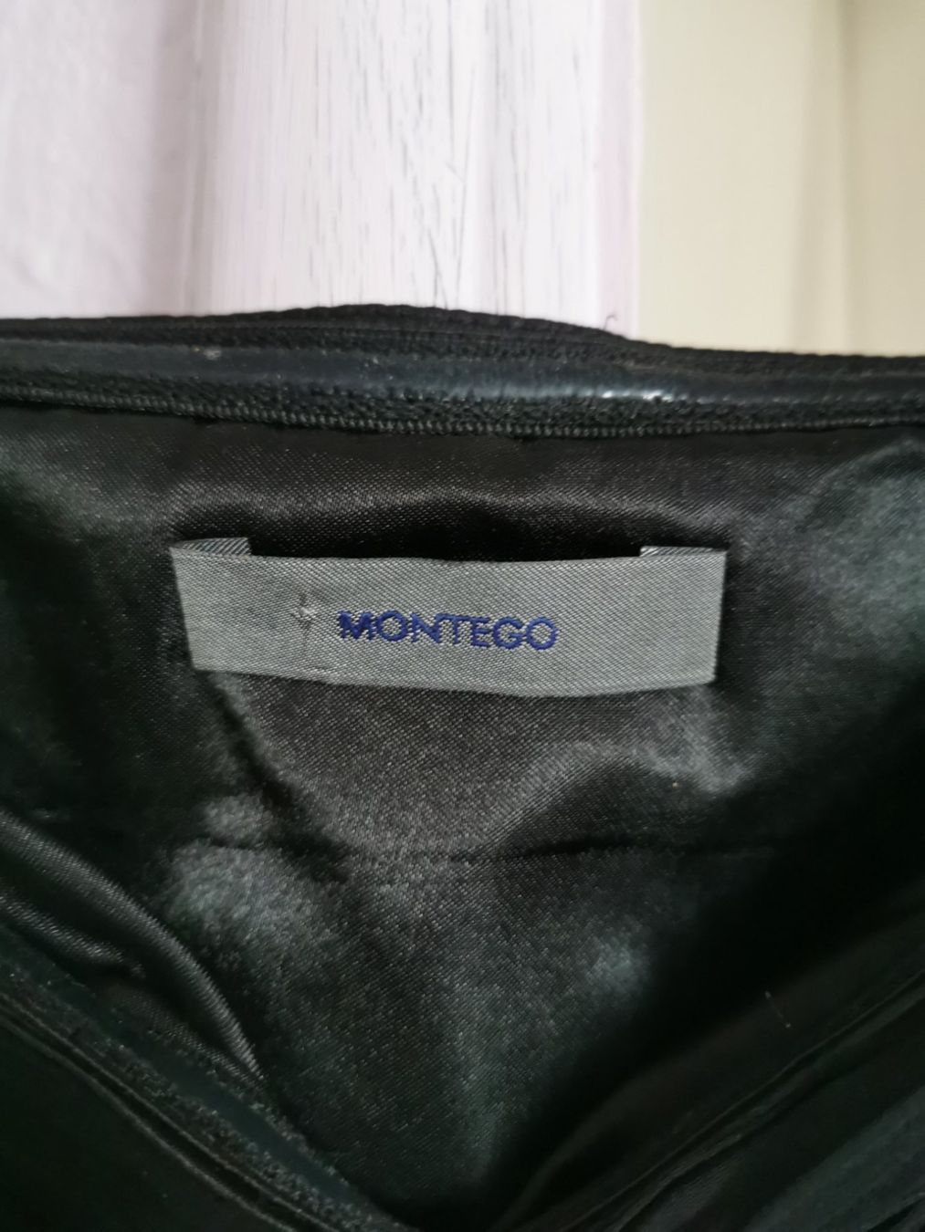 Vestiti: Schwarzes Cocktailkleid – Usato da Unterägeri venduto da Fiobi 4