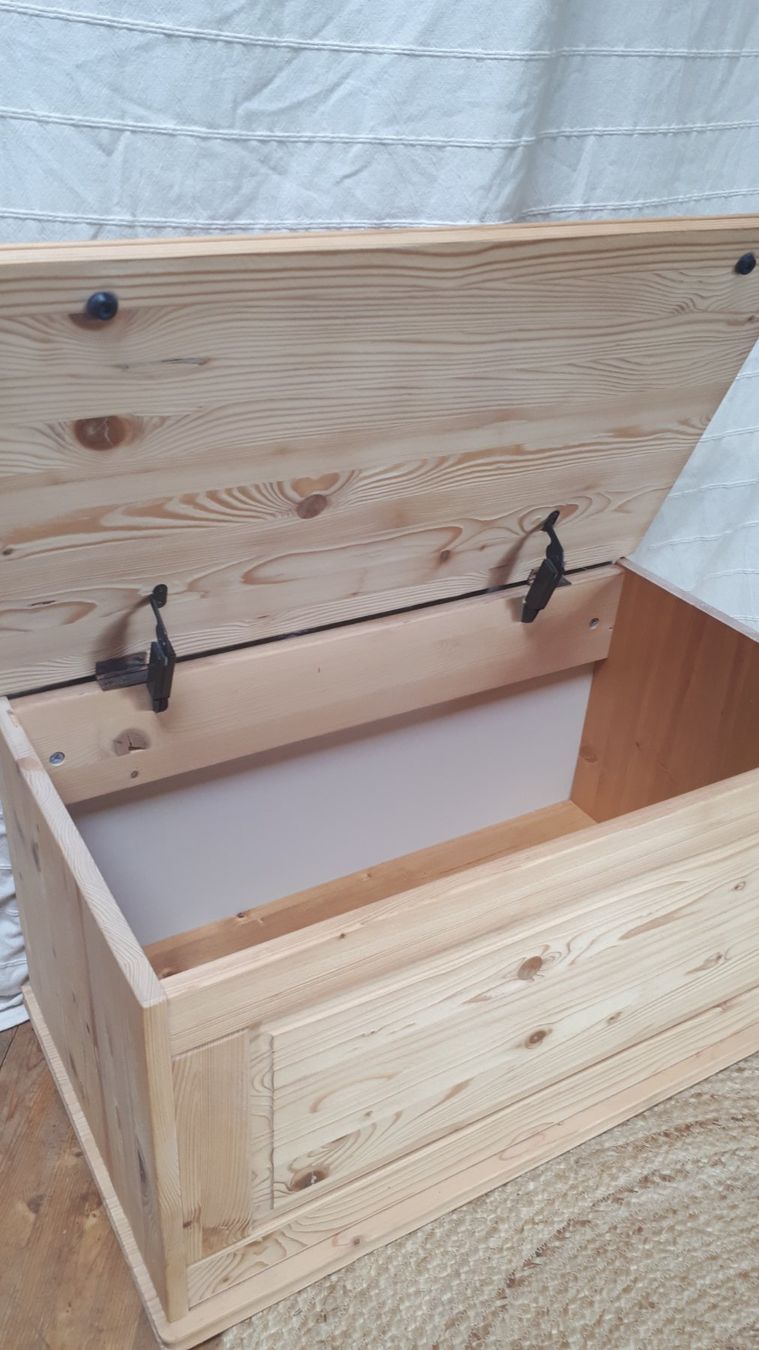 Cassapanche: Holztruhe gebürstet – Usato da Goldiwil (Thun) venduto da chilou 2