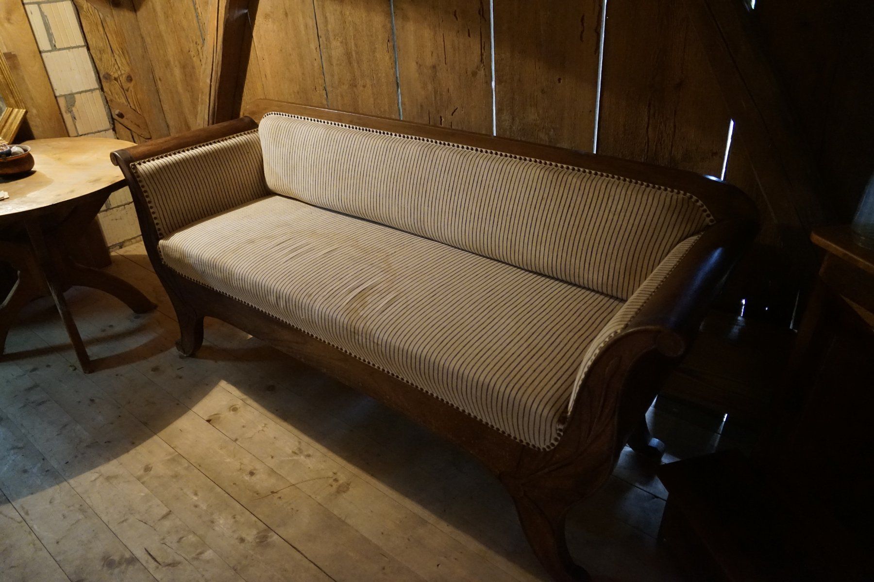Divani: Sofa Biedermeier auf Nussbaum – Usato da Hinwil venduto da Antikfischer 7