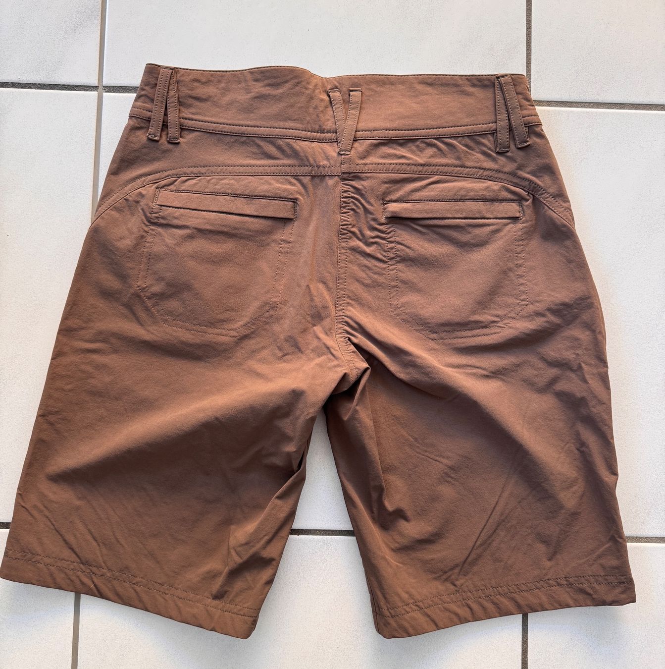 Pantaloni: kurze Wanderhose braun -Grösse 36 – Usato da Arbon venduto da drs64 1