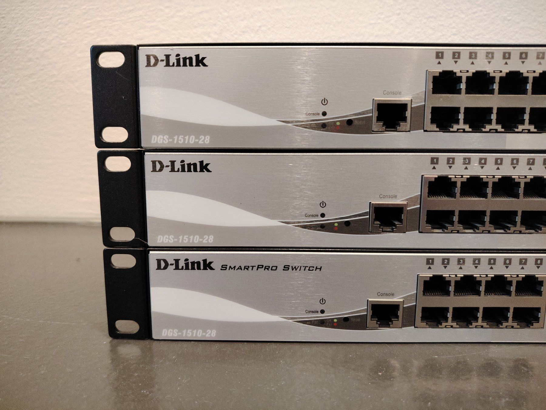 Dlink Hub & Switch: D-Link DGS-1510-28 L3 Managed Gigabit Switch – Usato da Hindelbank venduto da ITC-Bern 2