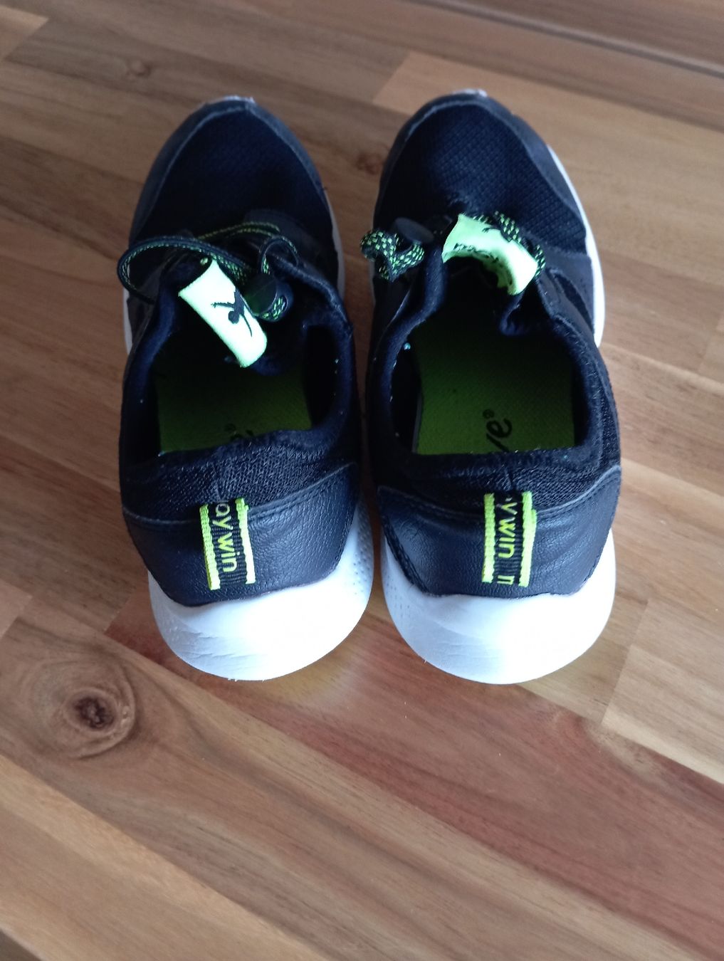 Scarpe da uomo: Sportschuhe 36 gute Zustand – Usato da Winterthur venduto da Emrh 1