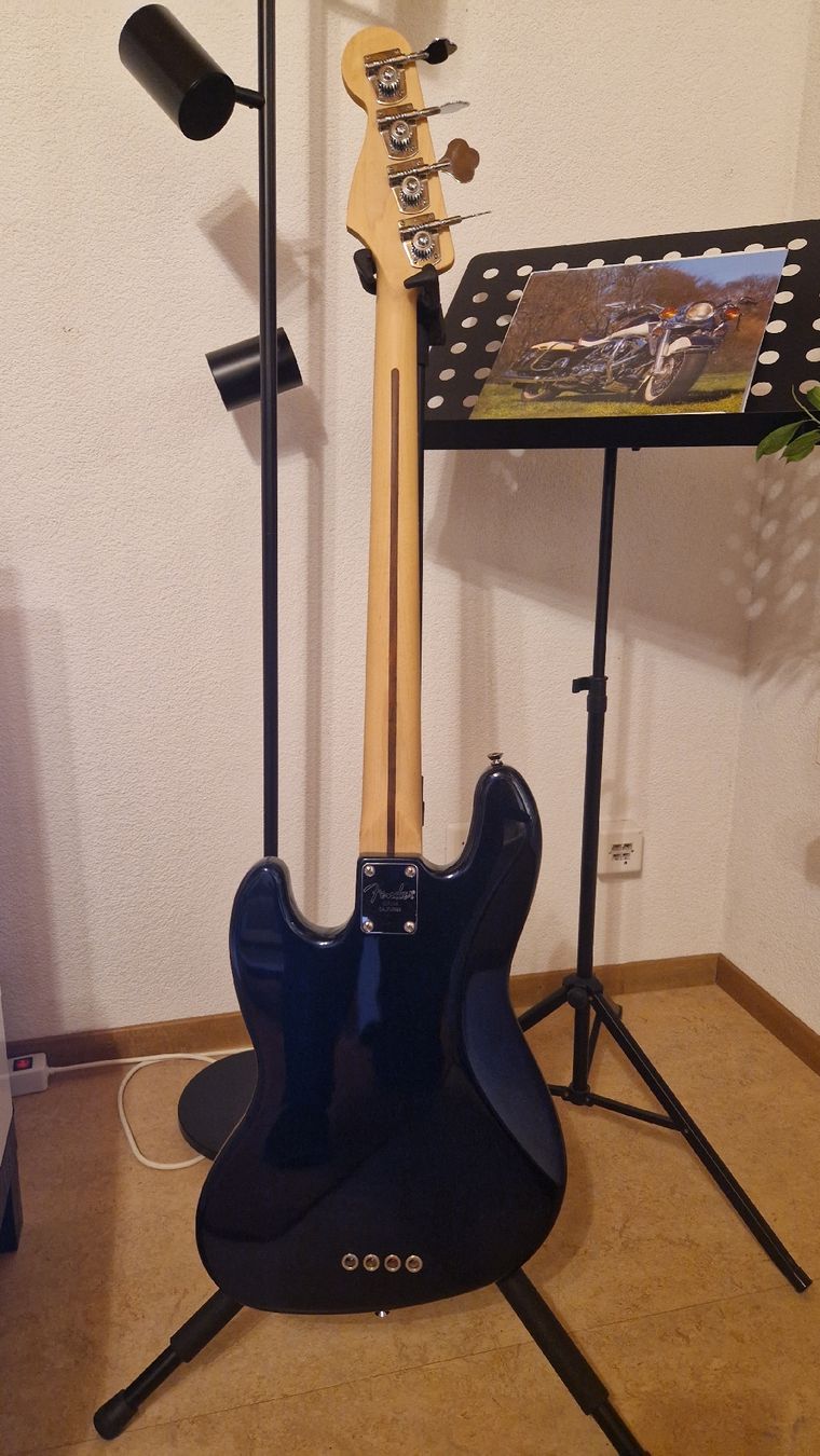 Fender Strumenti musicali: Fender Jazz Bass – Usato da Niedermuhlern venduto da Mahkah.65 2