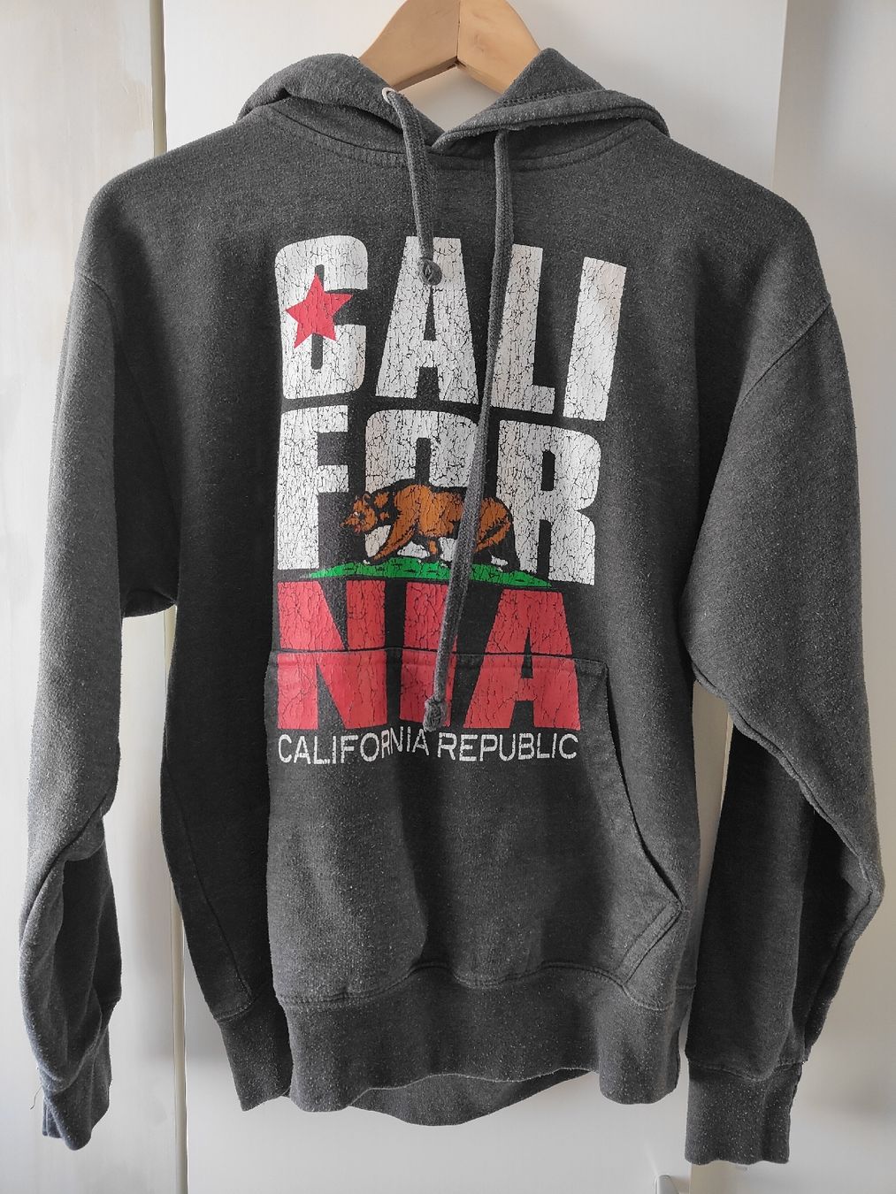 Pulls & Sweat-shirts: California Kaputzenpulli,Gr. S/M – D'occasion à Einsiedeln par TheMullets_wife