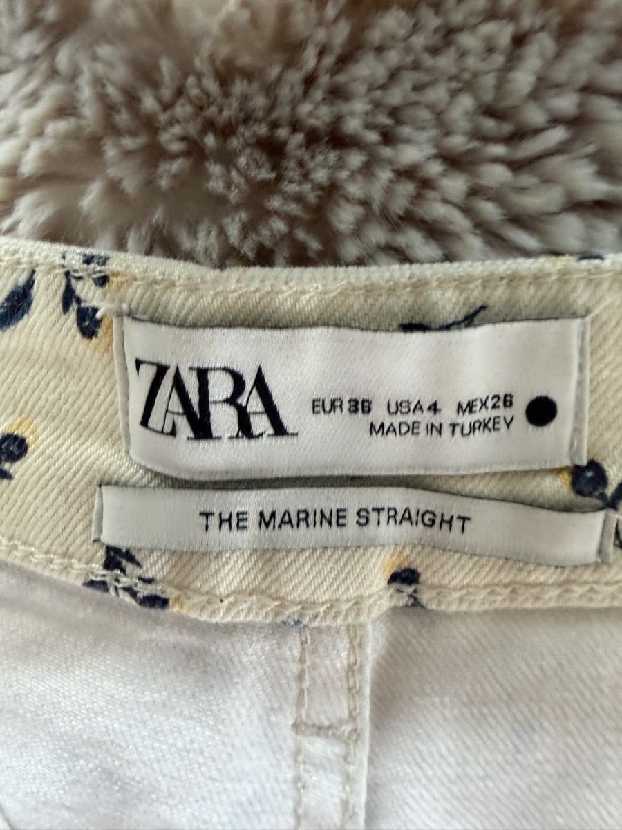 Zara Jeans: Zara Hose floral – Usato da Freienbach venduto da dan_9rjy 1
