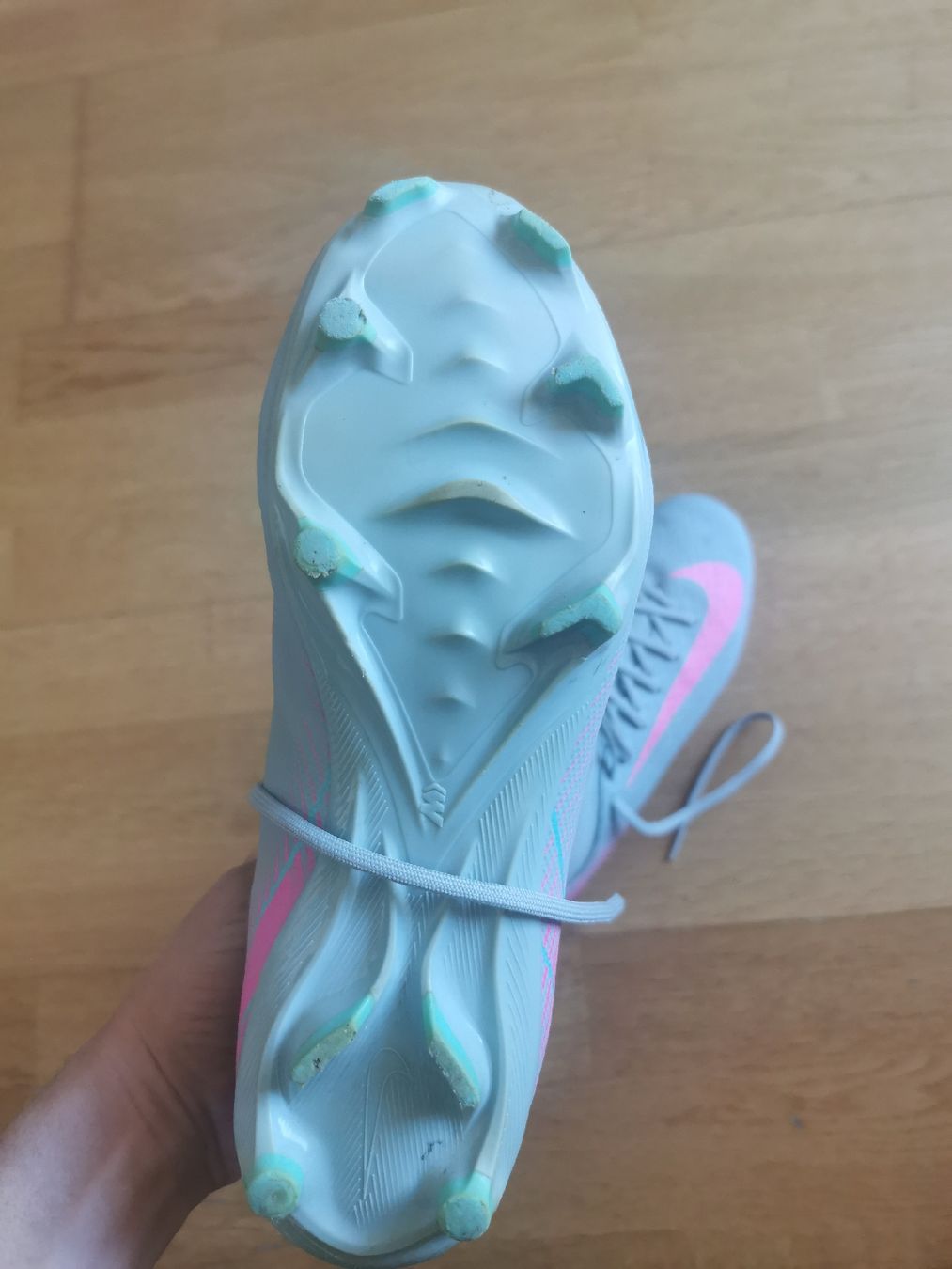 Nike Scarpe per ragazzi: Fusballschuhe gr. 39 – Usato da Sempach venduto da .1SecondBrands. 2
