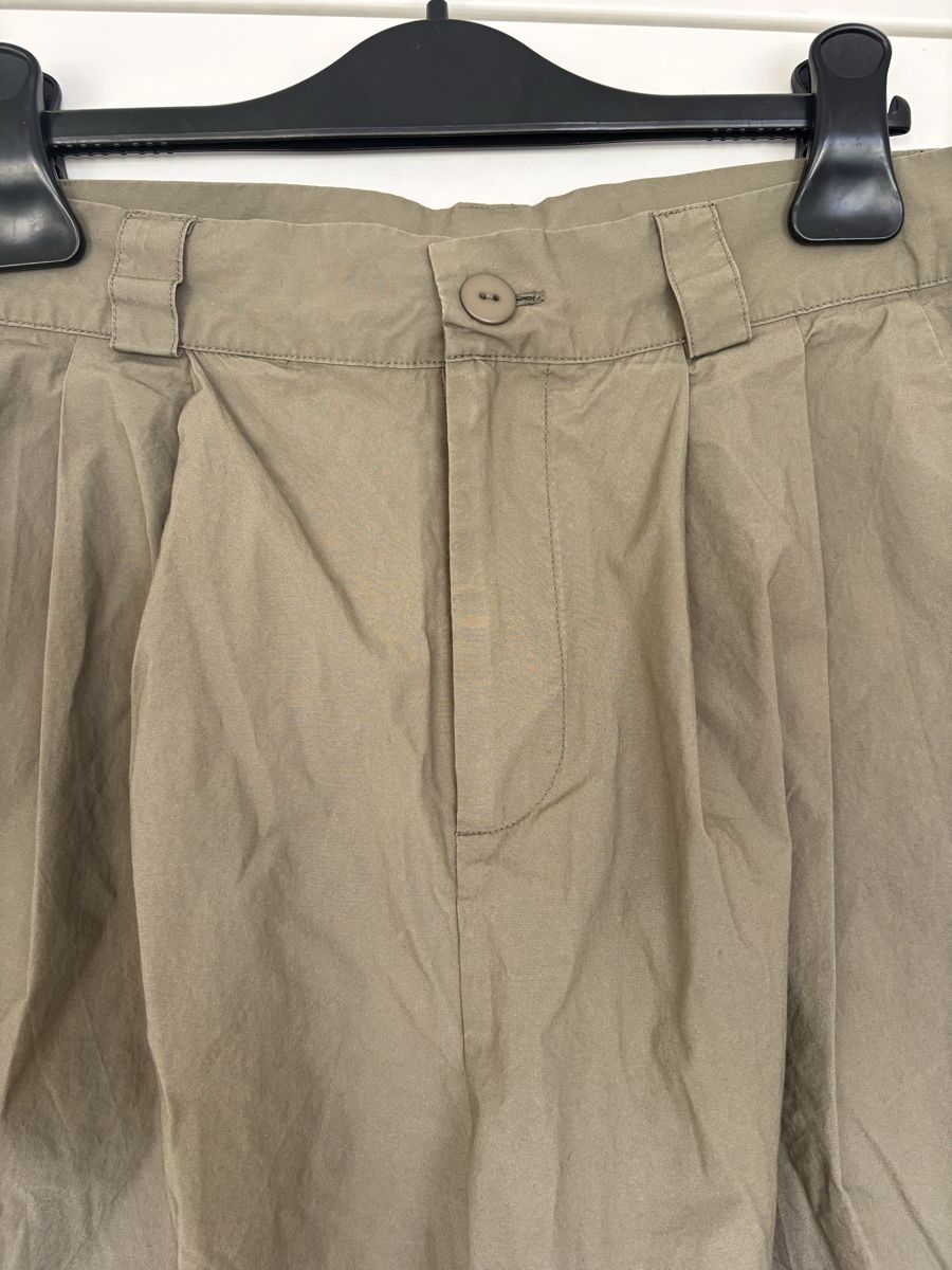 Twinset Pantalons: Short à pinces taille haute vert militaire Twinset taille 36 – Neuf (Voir description) à Prilly par mai_ktw8 4