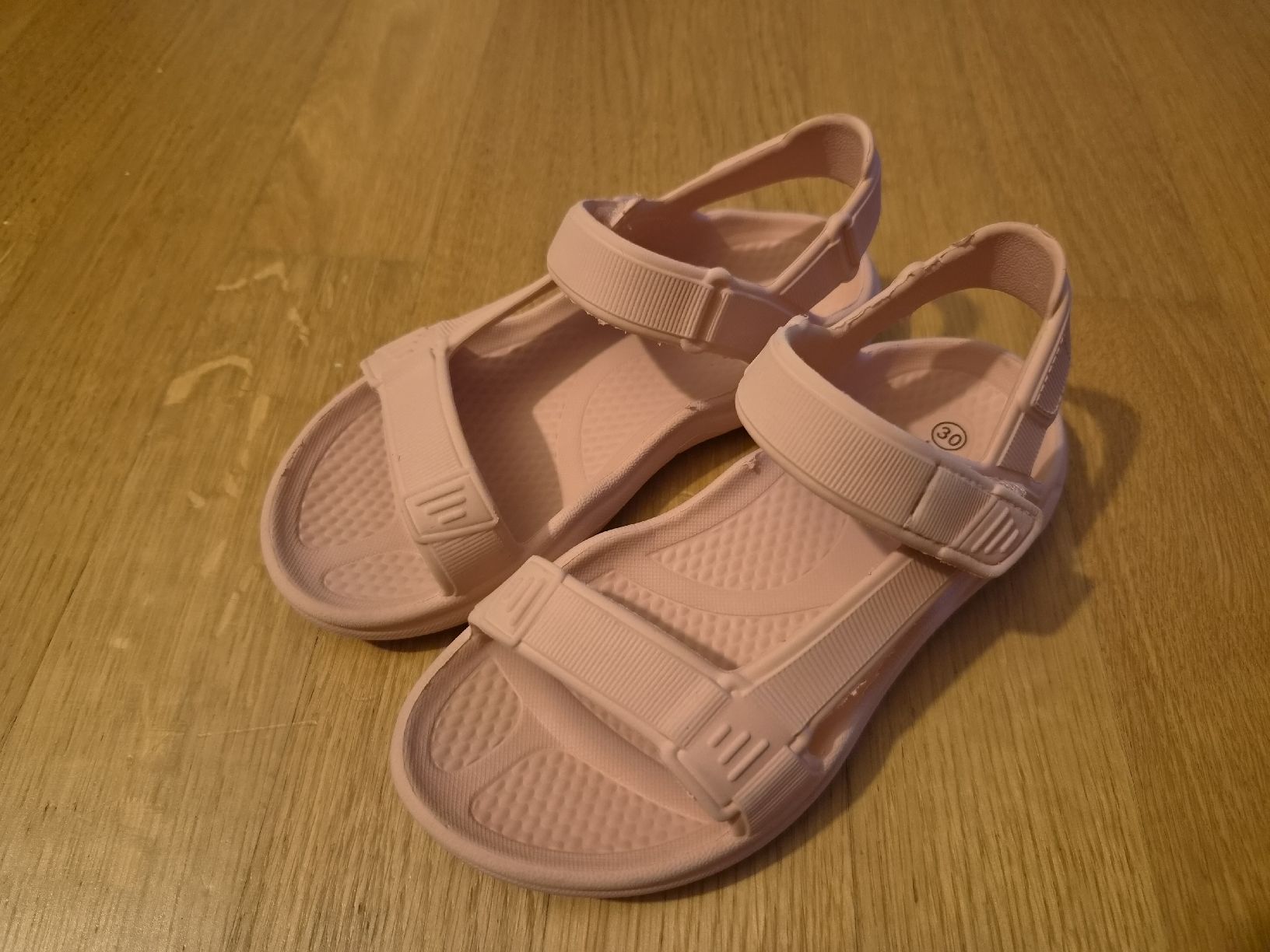 Schuhe für Mädchen: Sandalen Gr 30 – Gebraucht aus Zumikon von daryona