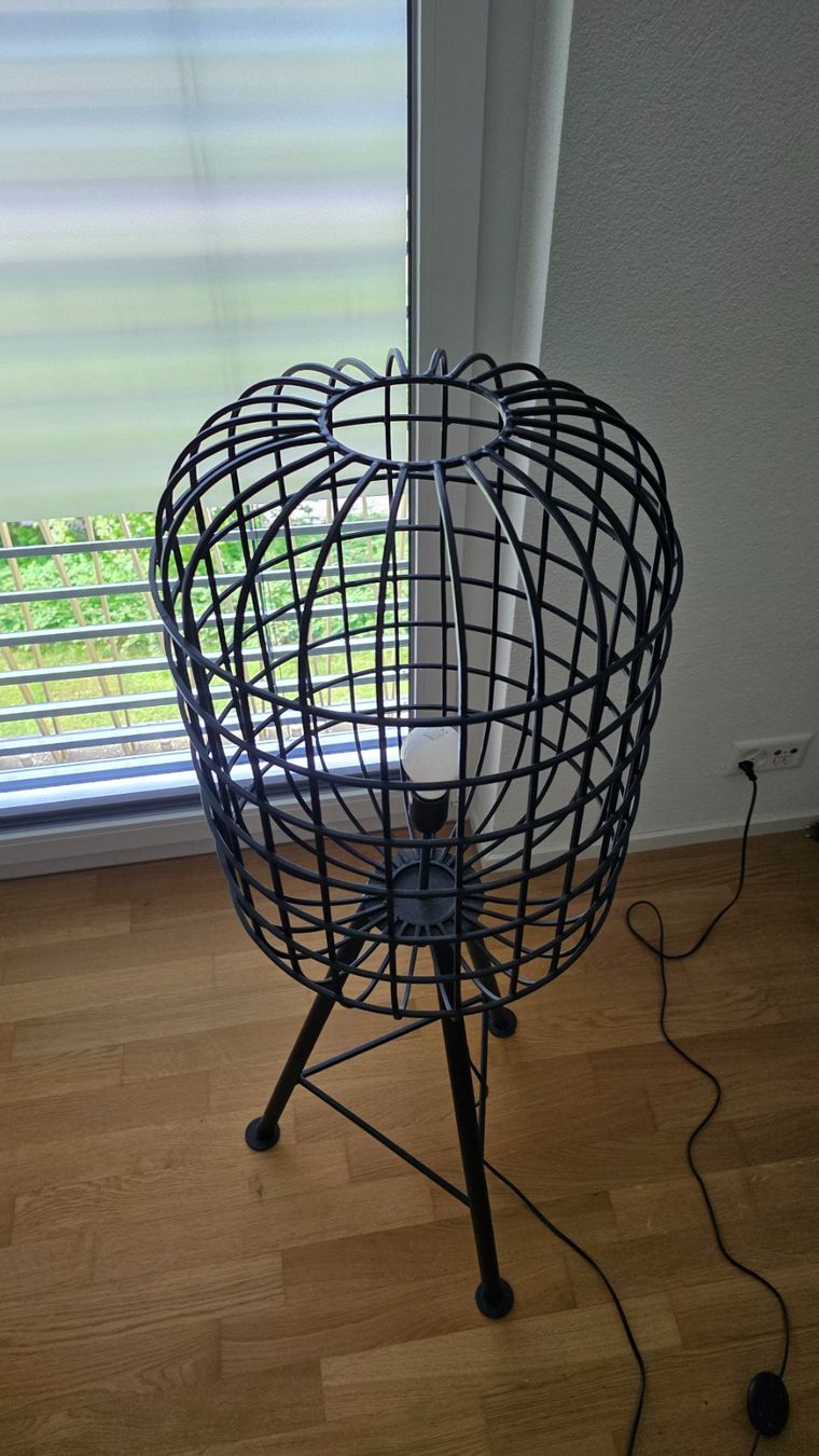 Pfister Lampade: Stehlampe,Metall schwarz, Pfister – Usato da Näfels venduto da jayjay1968 1
