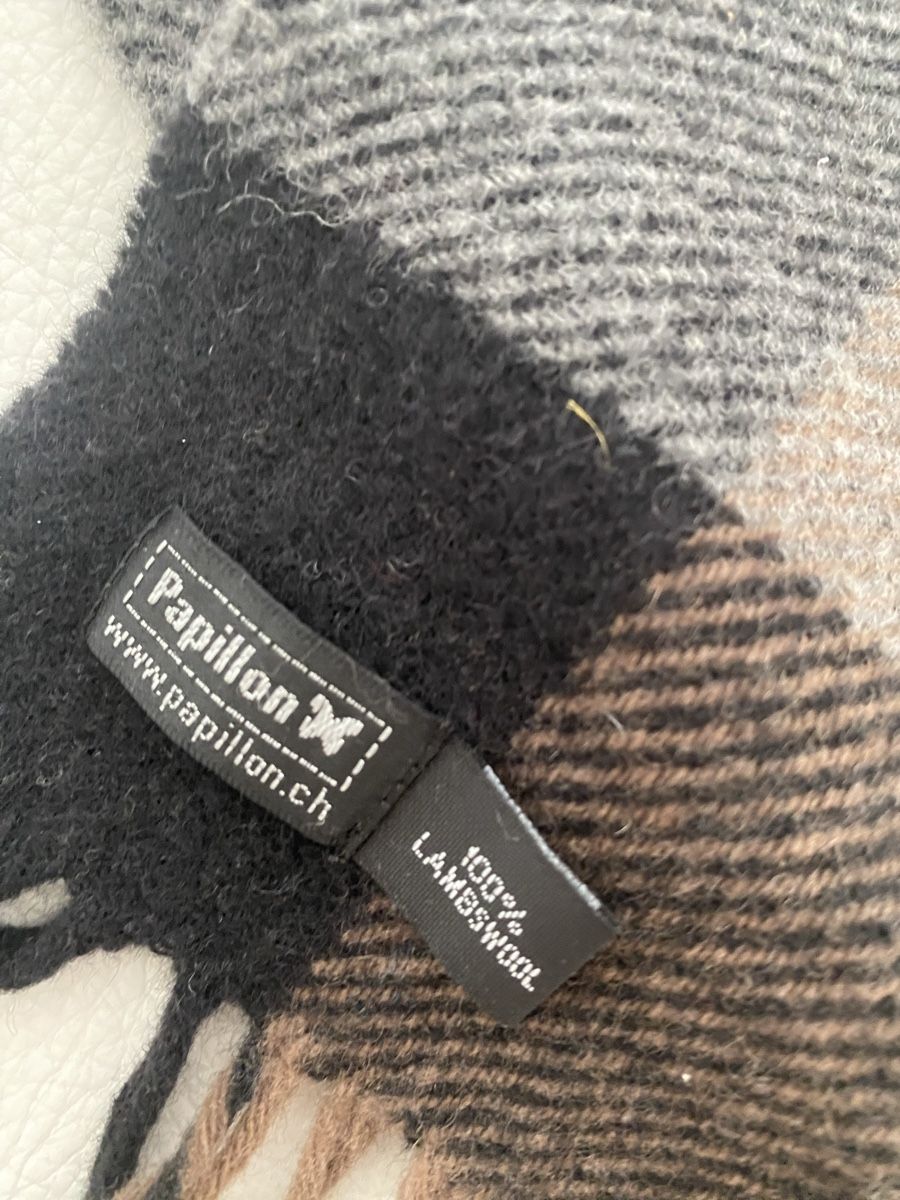 Foulard & Sciarpe: Papillon 100% Lambswolle schal – Usato da Opfikon venduto da Luis144 4