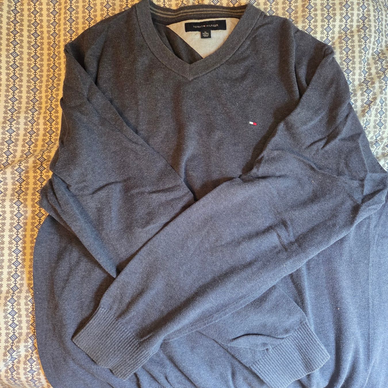 Tommy Hilfiger Pullover & Sweatshirts: Pullover Tommy Hilfiger – Gebraucht aus Conches von mrp_qpt5 1