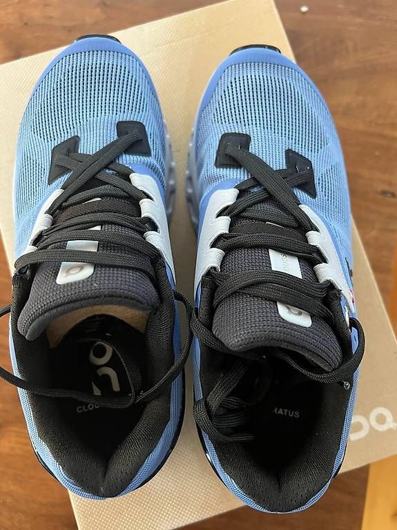 On Damenschuhe: Neue On Cloud Cloudstratus Sneakers Grösse 36.5 – Gebraucht aus Arlesheim von FS_79 2