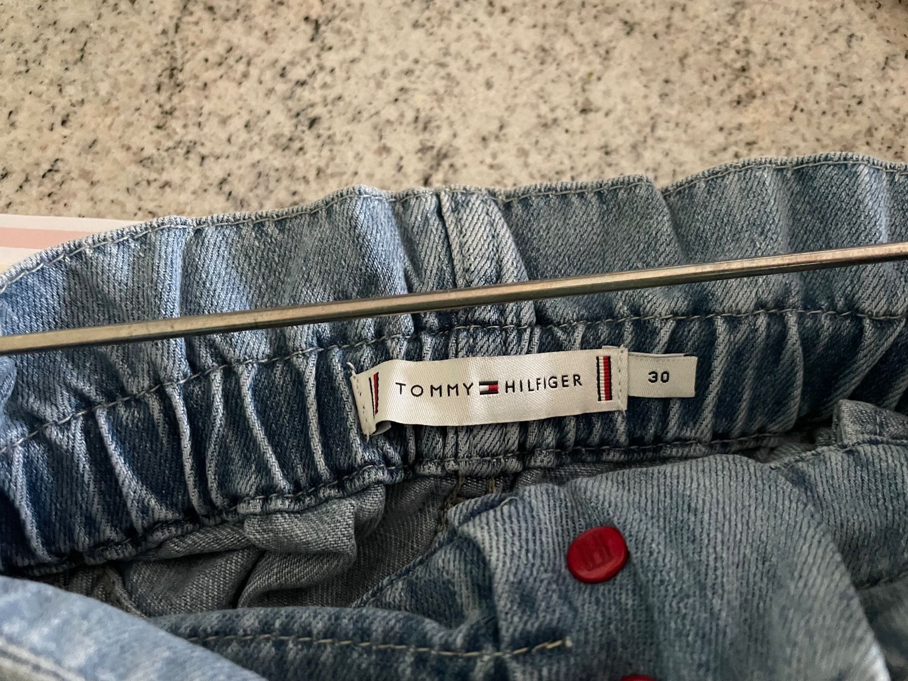 Tommy Hilfiger Pantaloni: Kurze Hose von Tommy Hilfiger – Usato da Neuwilen venduto da bobbel01 1