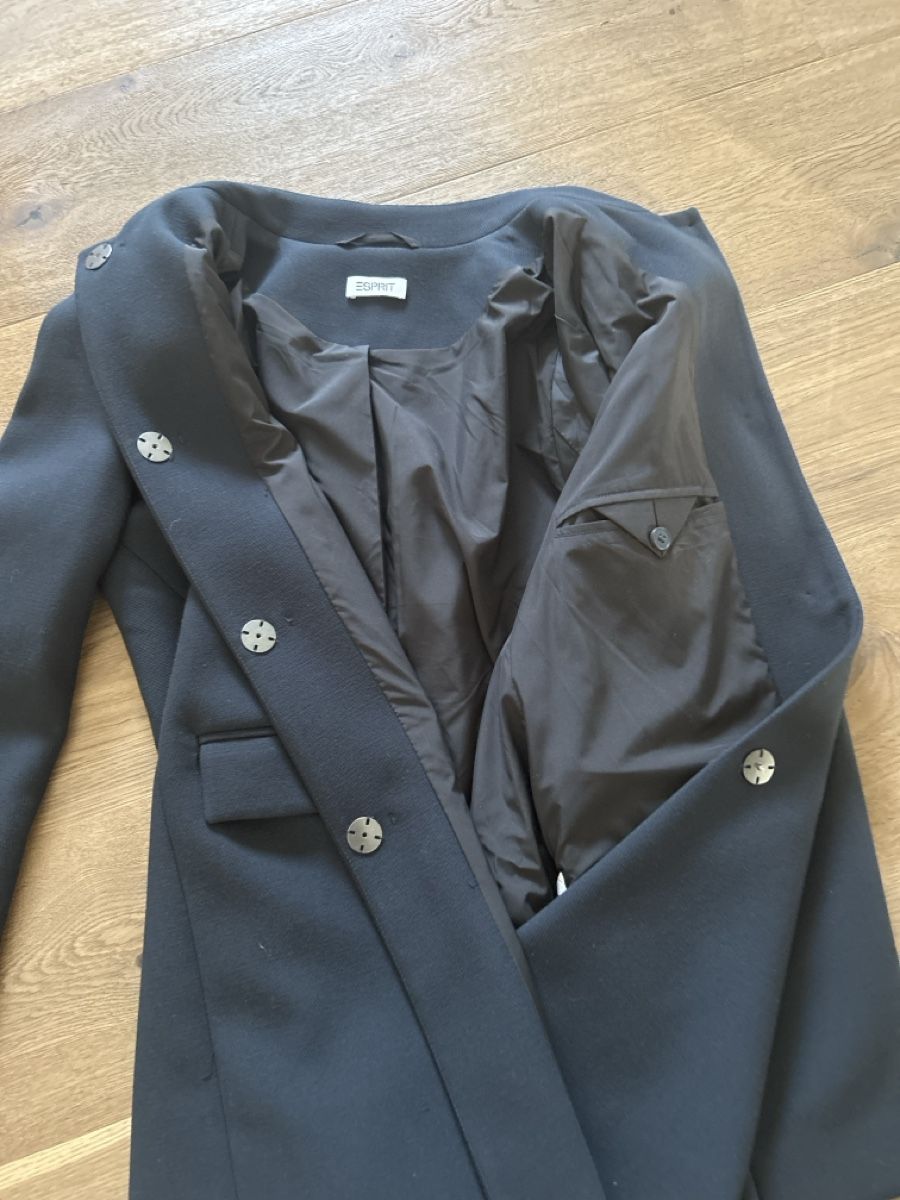 Esprit Cappotti: Esprit Longblazer Grösse M wie neu – Usato da Fischbach- Göslikon venduto da Rommel 2