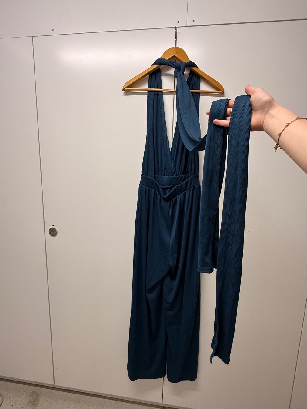 Tute: Dunkelblauer Jumpsuit, Gr. S - M, variabel tragbar – Nuovo (secondo la descrizione) da Zürich venduto da Cleo234 4